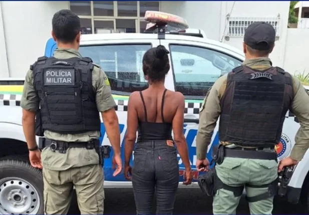 Mulher presa por empurrar homem de ponte