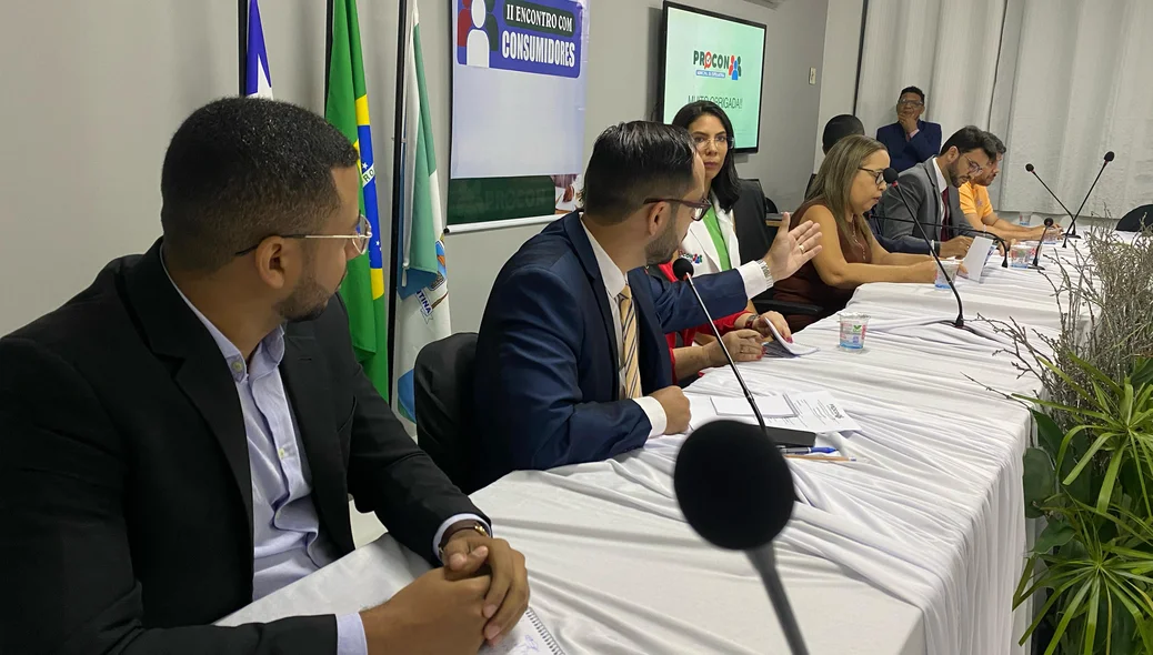 O encontro foi realizado pelo Procon Municipal em parceria com a Prefeitura de Esperantina