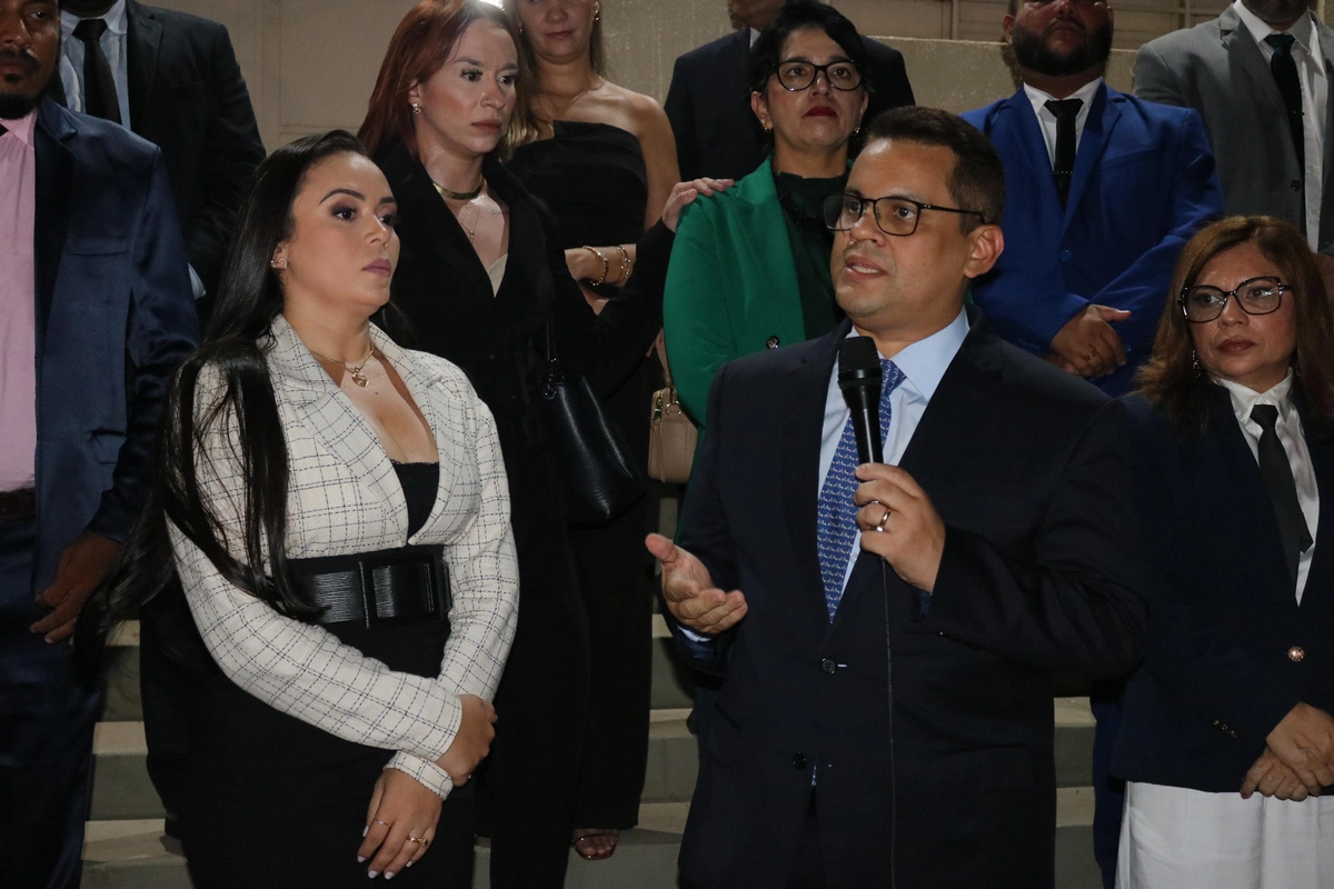 OAB-PI realiza desagravo em favor da advogada Cristianne Lima em Castelo do Piauí