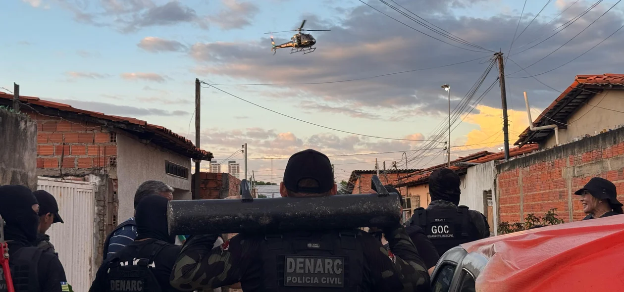 Operação do Denarc na Vila Mandacaru