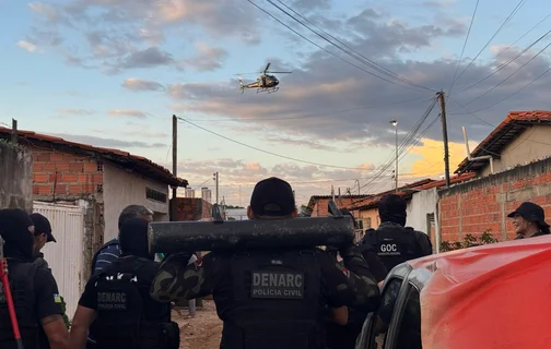 Operação do Denarc na Vila Mandacaru