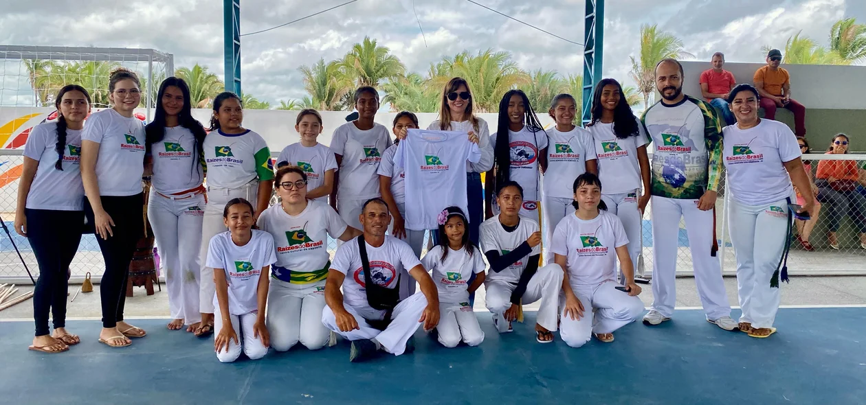 Prefeita com as mulheres de Esperantina