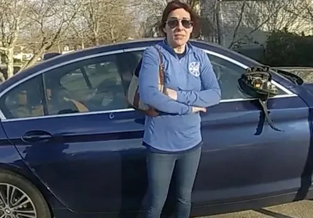 Prefeita Gina LaPlaca é flagrada dirigindo alcoolizada