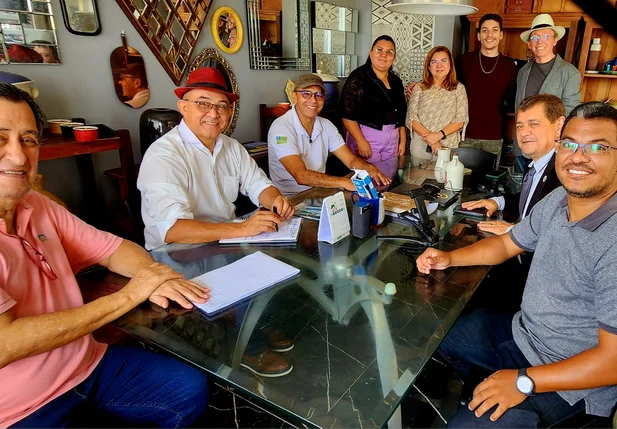 Prefeito Abdoral Melo solicita celeridade nas obras do parque ambiental Santana