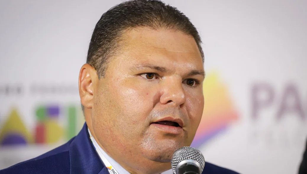 Prefeito Admaelton Bezerra