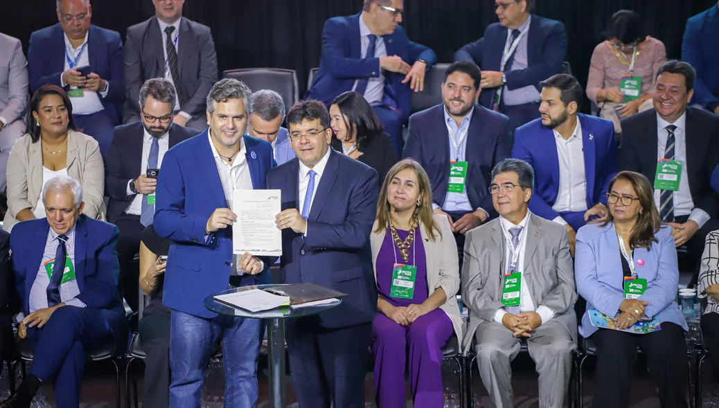 Prefeitos e prefeitas participam do evento