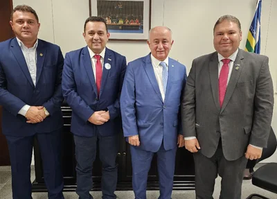 Presidente da APPM Admaelton Bezerra e o ex-prefeito Toninho de Caridade participam de reunião na CNM em Brasília