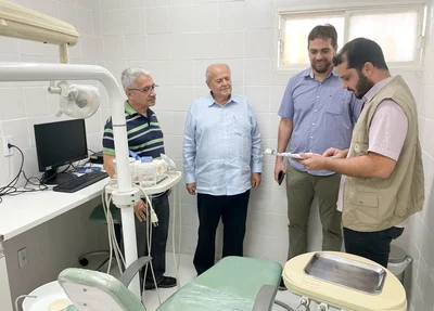 Presidente da FMS em visita ao consultório odontológico na UBS do bairro São Pedro