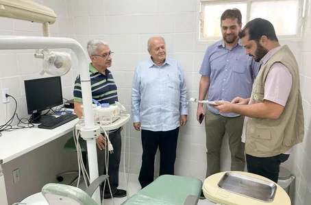 Presidente da FMS em visita ao consultório odontológico na UBS do bairro São Pedro