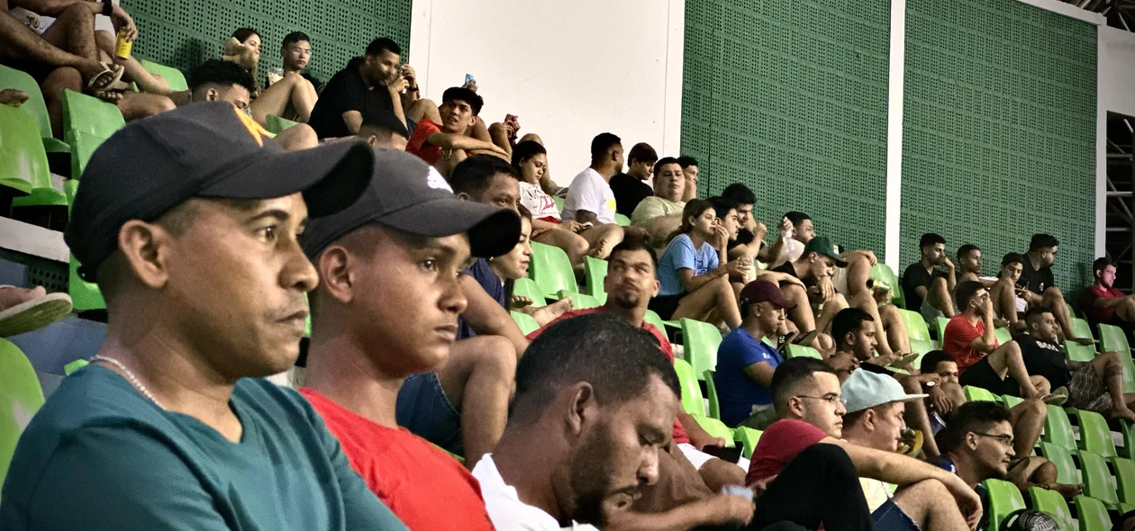 Publico assistindo ao 'X1 com Ney Silva'