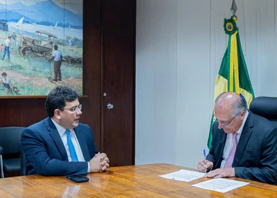Rafael Fonteles, governador do Estado do Piauí, ao lado de Geraldo Alckmin, ministro do Desenvolvimento, Indústria, Comércio e Serviços,