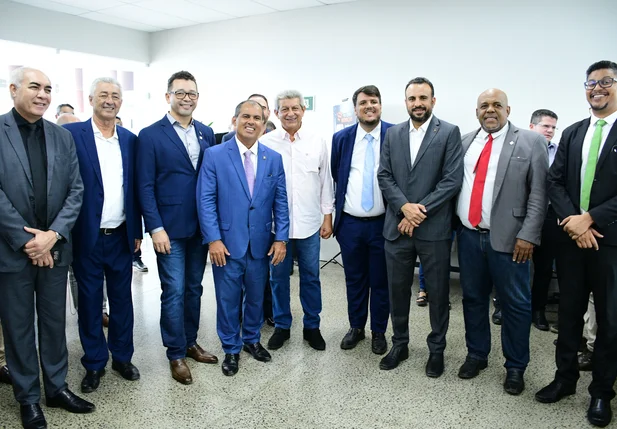 Representantes da Fiepi e do Inmetro