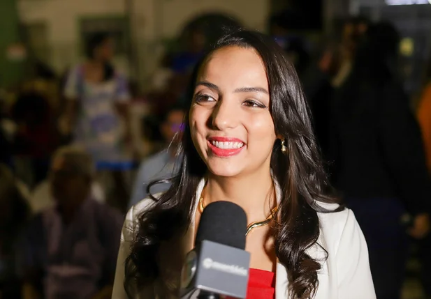 Secretária Ingrid Persi