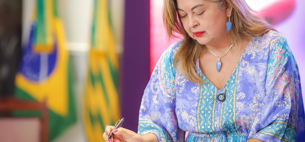 Secretária Zenaide Lustosa
