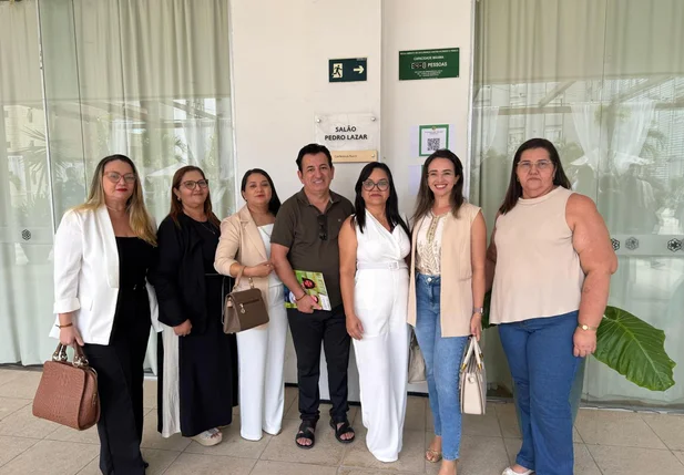 Secretário de Educação de Esperantina participa do 2º Seminário Educação de Excelência em Fortaleza