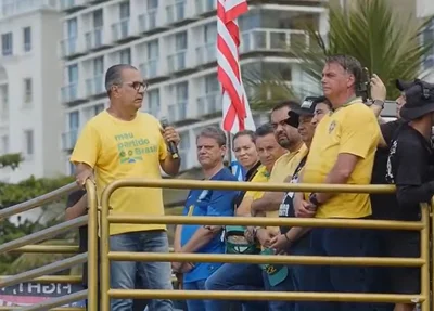 Silas Malafaia e Bolsonaro durante ato no RJ