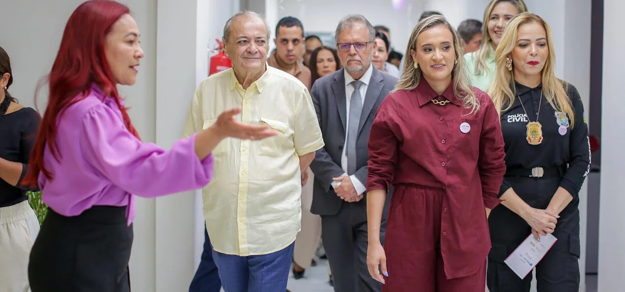 Sílvio Mendes visitou a Casa da Mulher Brasileira