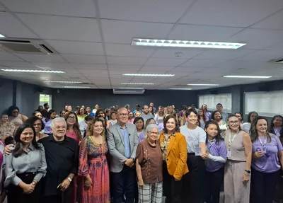 Simpatizantes da causa e autoridades no evento