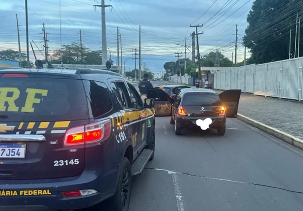 Três menores são apreendidos por roubo