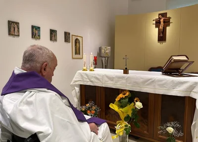 Vaticano divulga primeira imagem do Papa Francisco após internação