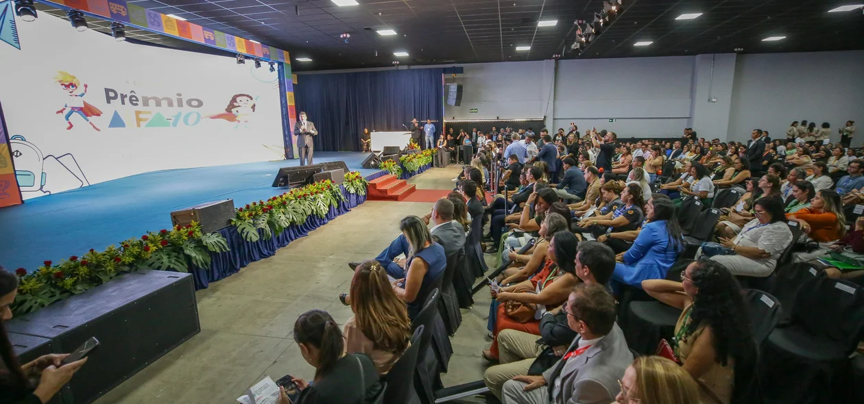 A cerimônia ocorreu no Centro de Convenções