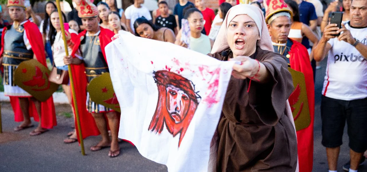 A Encenação da Via-Sacra emocionou fiéis