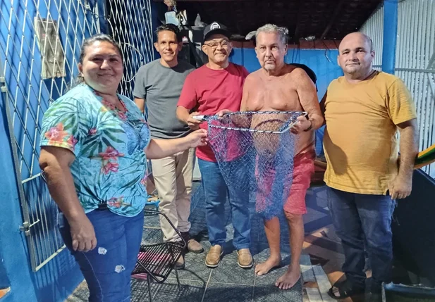 A entrega das armadilhas é fruto de uma ação da prefeitura,