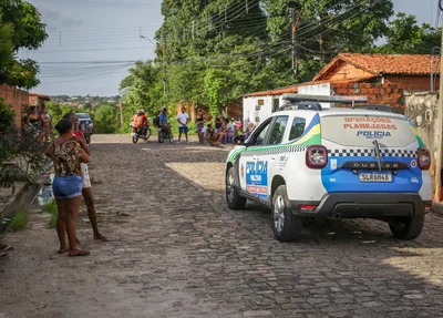 A vítima foi surpreendida por dois homens em uma moto
