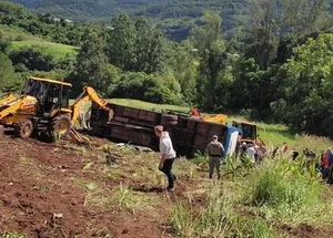 Acidente envolvendo ônibus com estudantes da UFSM deixou 10 mortos