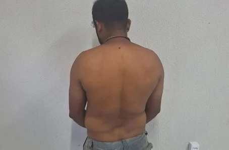 Acusado teria ludibriado o idoso para obter acesso ao seu aparelho celular