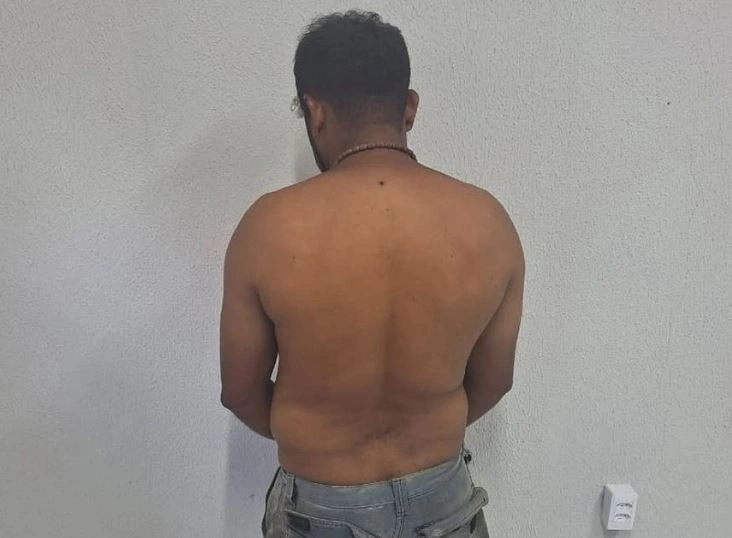 Acusado teria ludibriado o idoso para obter acesso ao seu aparelho celular