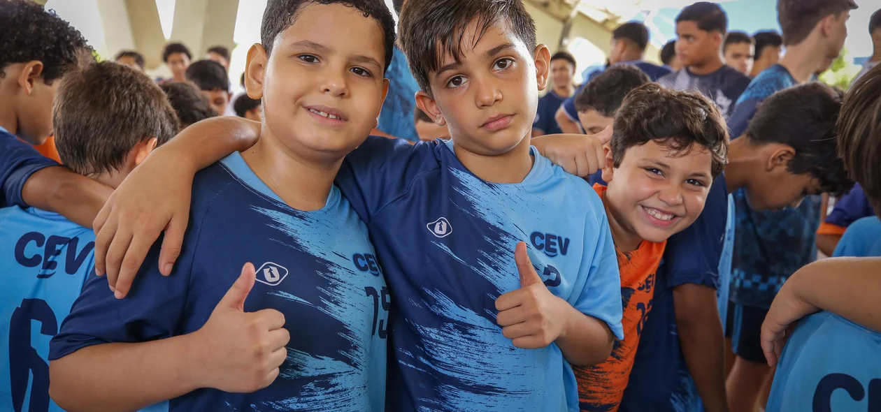 Alunos participam da abertura das Olimpíadas Escolares 2025