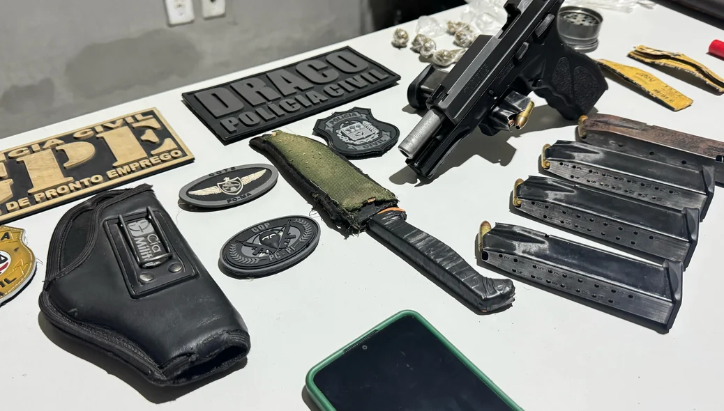 Arma de fogo e munição apreendidos na Operação DRACO 203