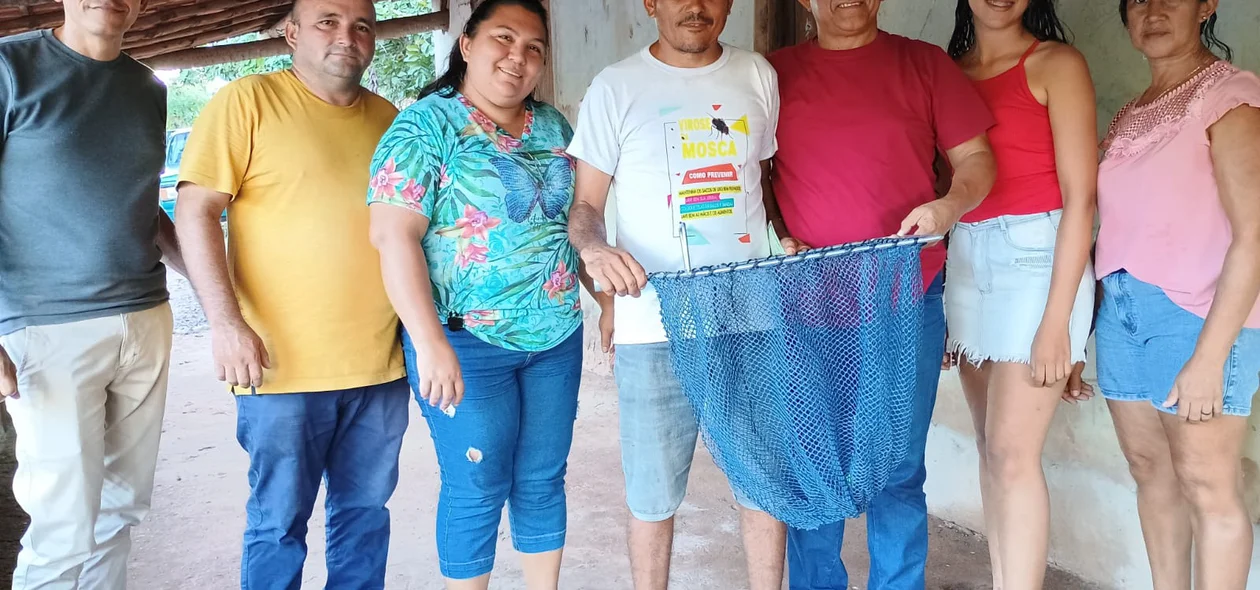 Armadilhas de peixes entregues aos moradores