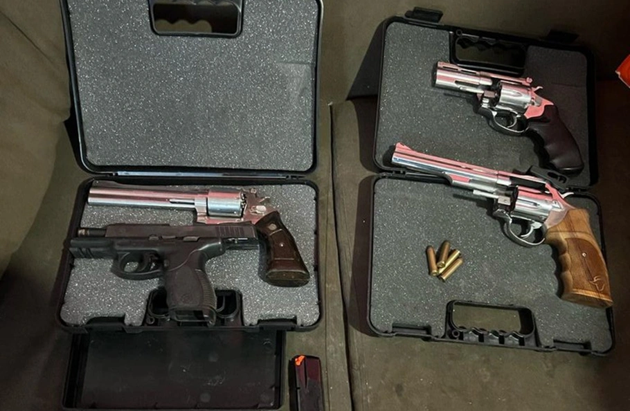 Armas de fogo apreendidas durante a Operação Káfele