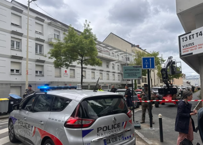Ataque a faca em escola francesa deixa um morto e três feridos