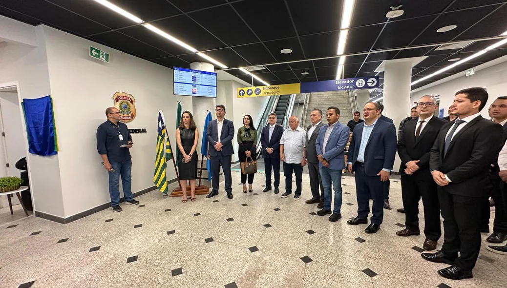 Autoridades na inauguração