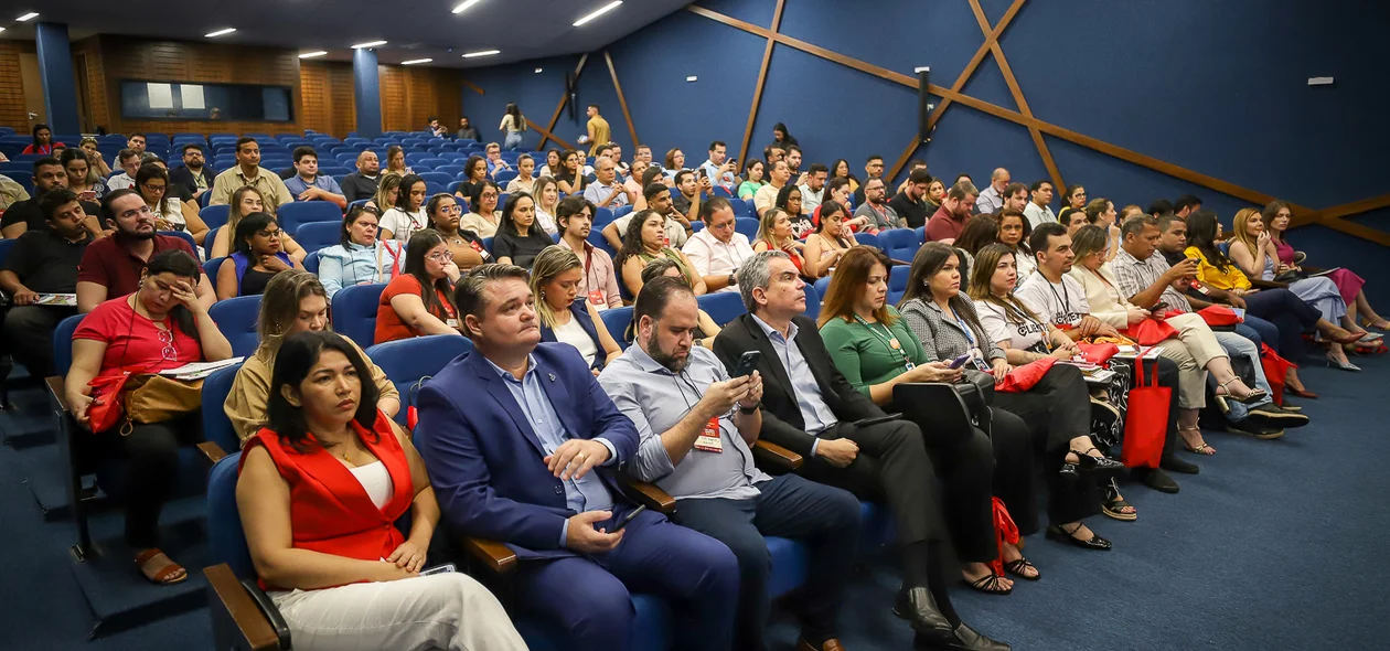 Autoridades presentes na solenidade