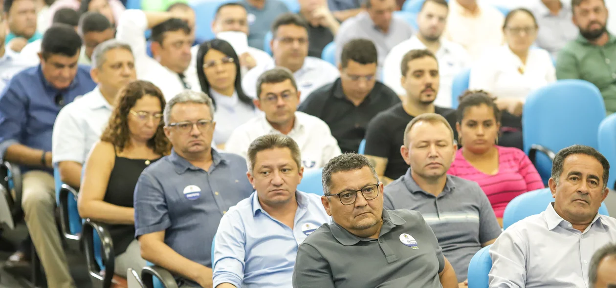 Autoridades presentes na solenidade