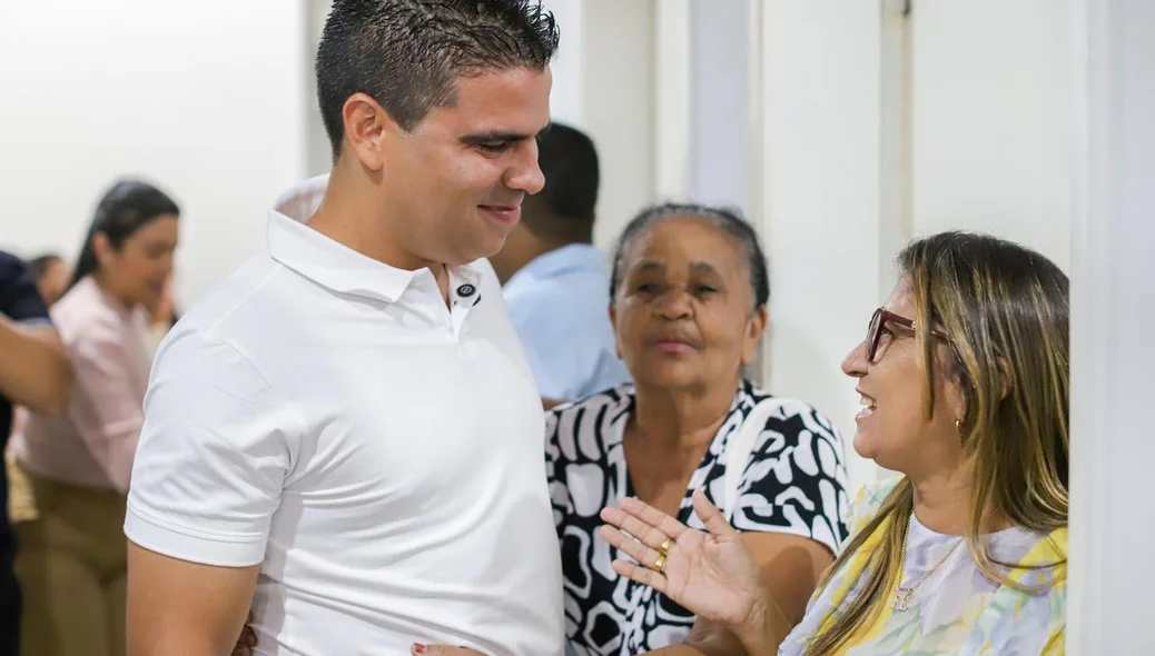 Belauto Bigode recebe a população na reinauguração do prédio da Prefeitura