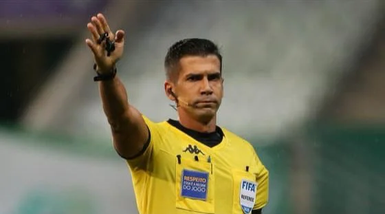 Bruno Arleu de Araújo marcou pênalti para o Palmeiras no fim do jogo com o Sport