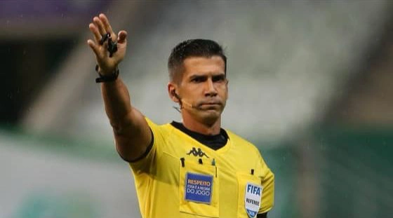 Bruno Arleu de Araújo marcou pênalti para o Palmeiras no fim do jogo com o Sport