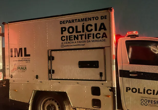 Carro do IML