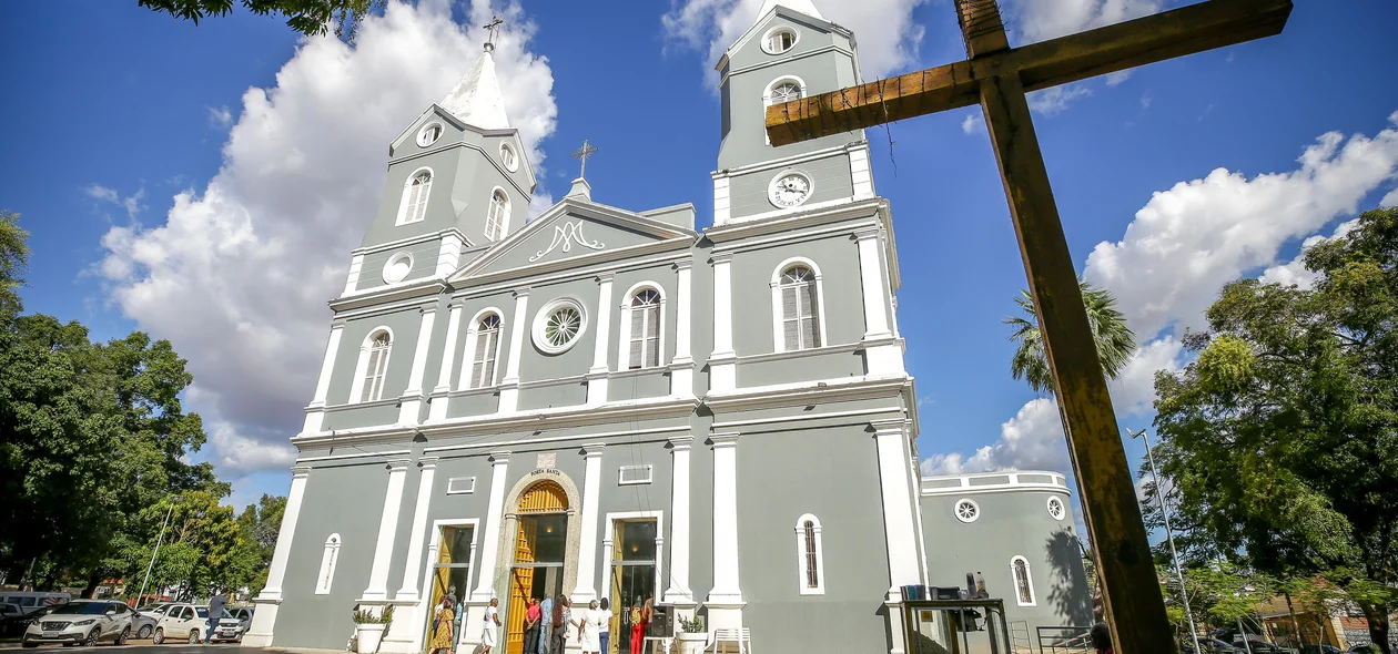 Catedral de Nossa Senhora das Dores é palco da tradicional liturgia