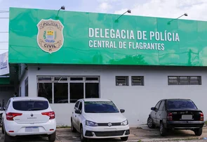Mulher é presa acusada de invadir apartamento e perseguir ex-namorado na zona leste de Teresina