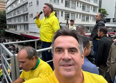 Ciro Nogueira e Jair Bolsonaro ao fundo, durante manifestação na Av. Paulista