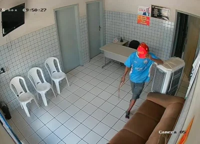 Criminoso invadiu o local pela porta dos fundos