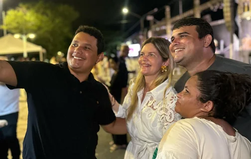 Deputada Gracinha Mão Santa com apoiadores
