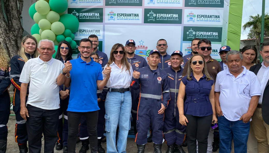 Entrega de ambulâncias para o SAMU