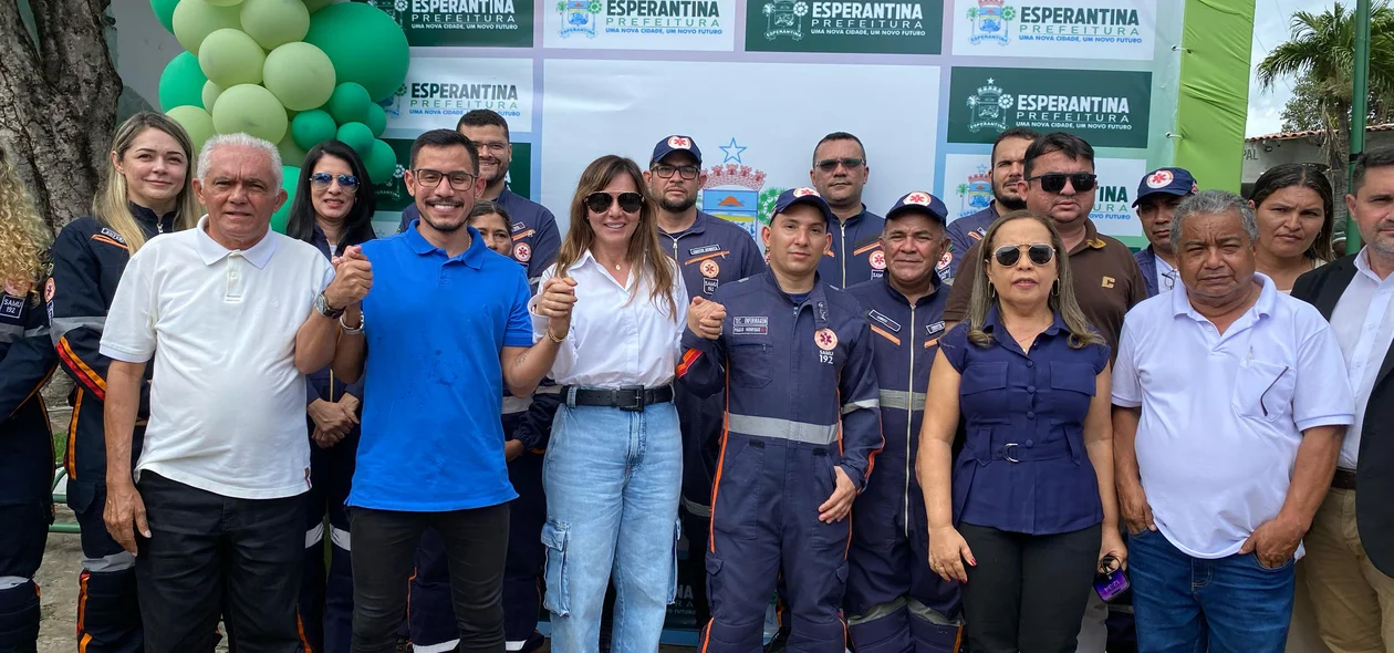 Entrega de ambulâncias para o SAMU